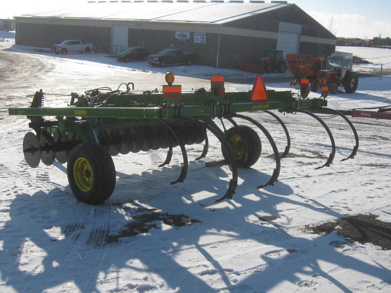 Soil Savers and Chisel Plows  John Deere 714 Soil Saver Photo